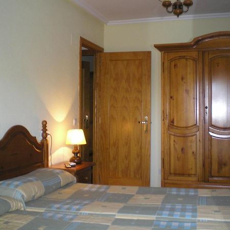 Apartamentos Turisticos Sol Y Nieve Jaca Buitenkant foto