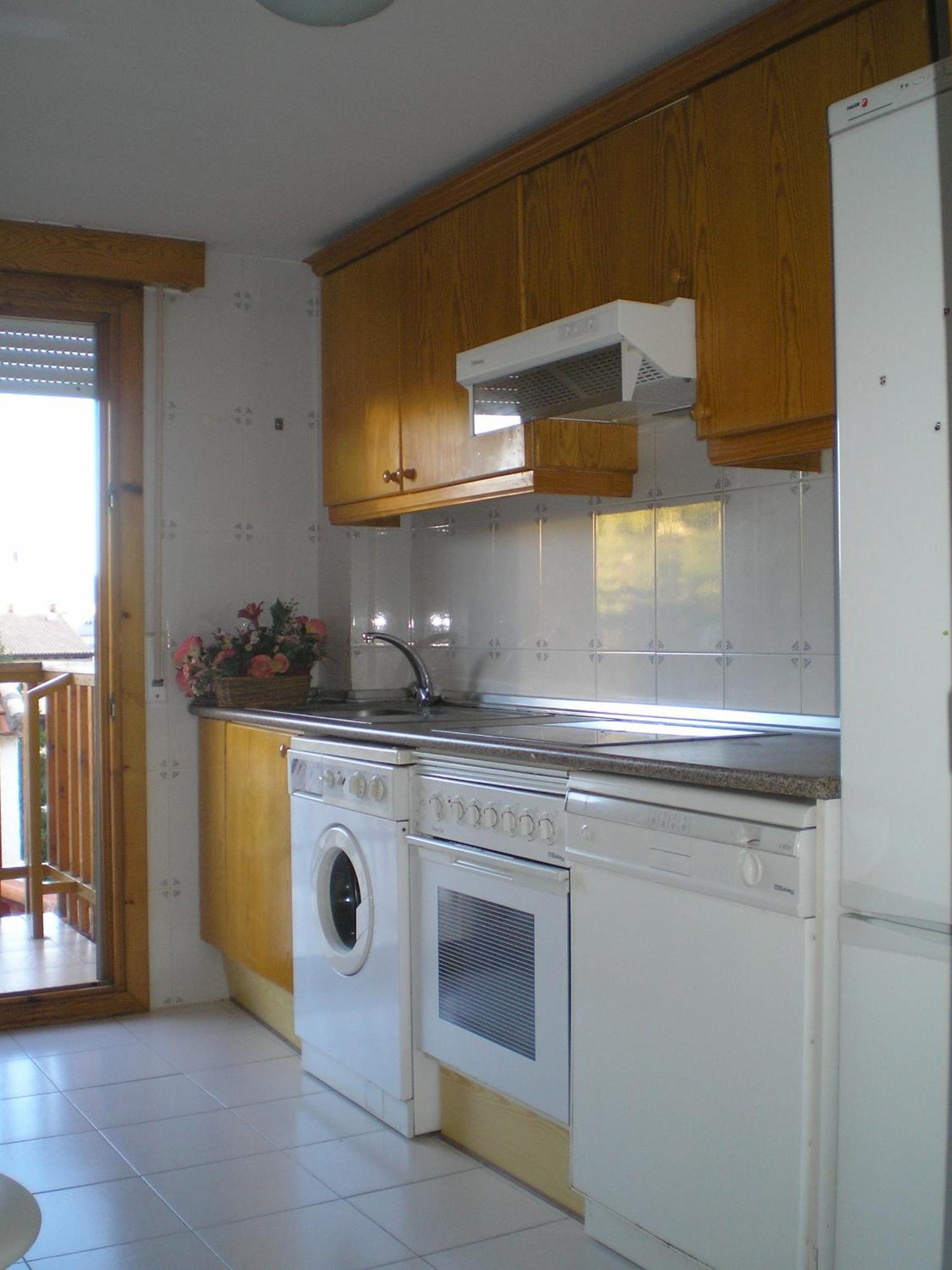 Apartamentos Turisticos Sol Y Nieve Jaca Buitenkant foto