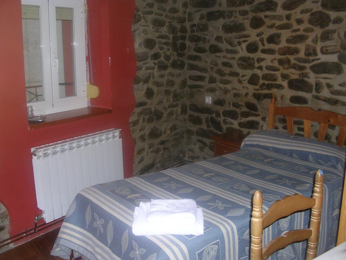 Apartamentos Turisticos Sol Y Nieve Jaca Buitenkant foto