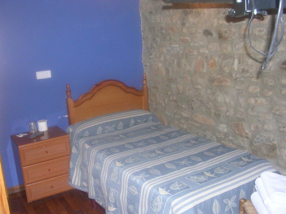 Apartamentos Turisticos Sol Y Nieve Jaca Buitenkant foto
