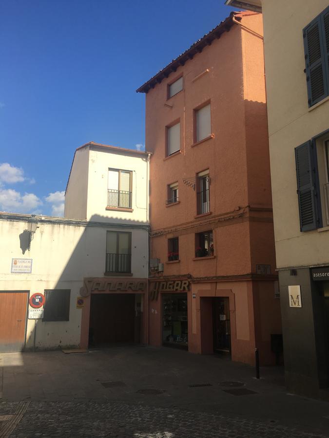 Apartamentos Turisticos Sol Y Nieve Jaca Buitenkant foto